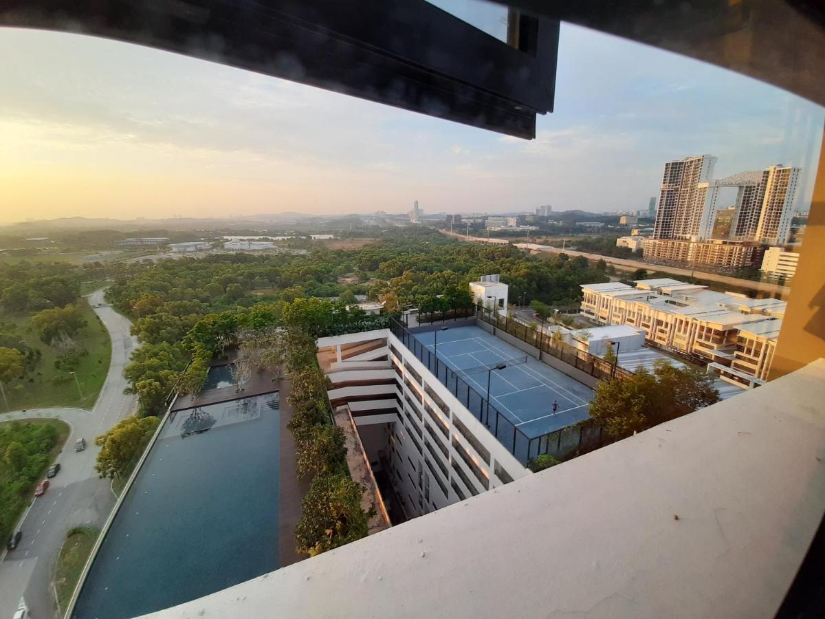 Appartamento Mycozysoho With Excellent Swimming Pool View Cyberjaya Esterno foto